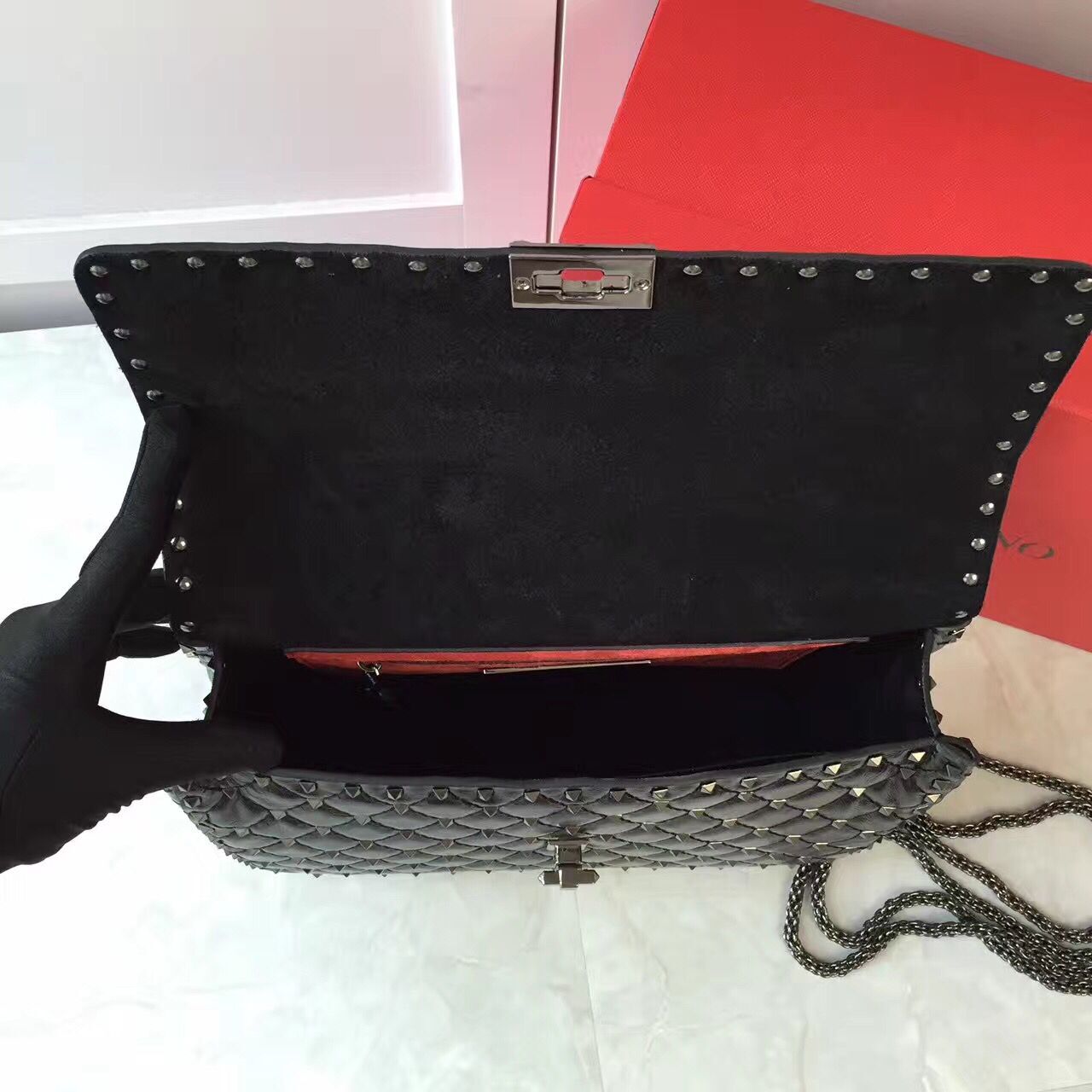 VALENTINO Spike quilted leather large shoulder bag A0327 black VALENTINO Spike quilted leather large shoulder bag A0327 black