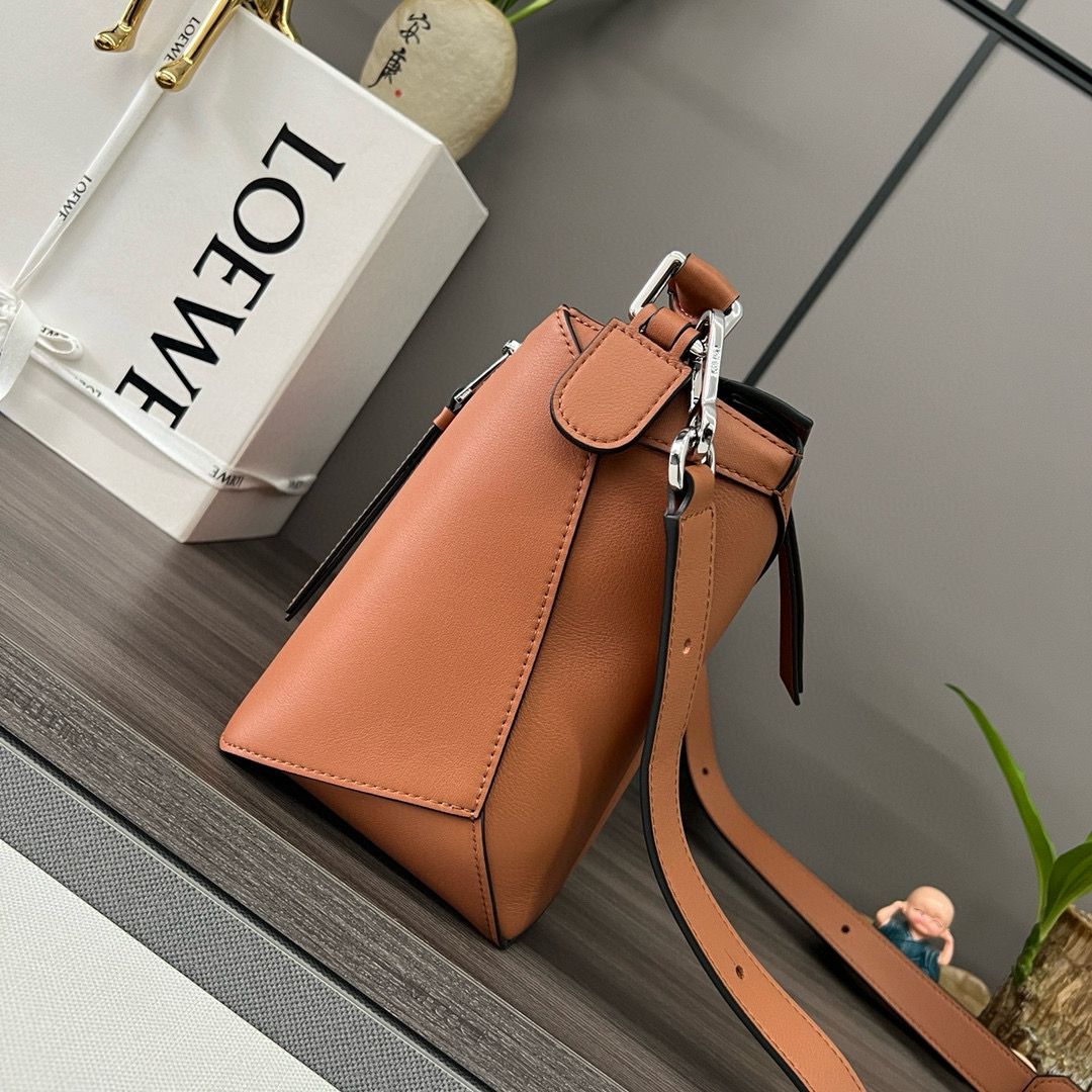 Loewe Medium Puzzle Bag Original Leather 62329 brown Loewe Medium Puzzle Bag Original Leather 62329 brown