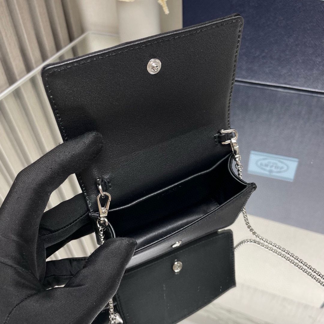 Prada Duchesse card holder with shoulder strap 1MR024 black Prada Duchesse card holder with shoulder strap 1MR024 black