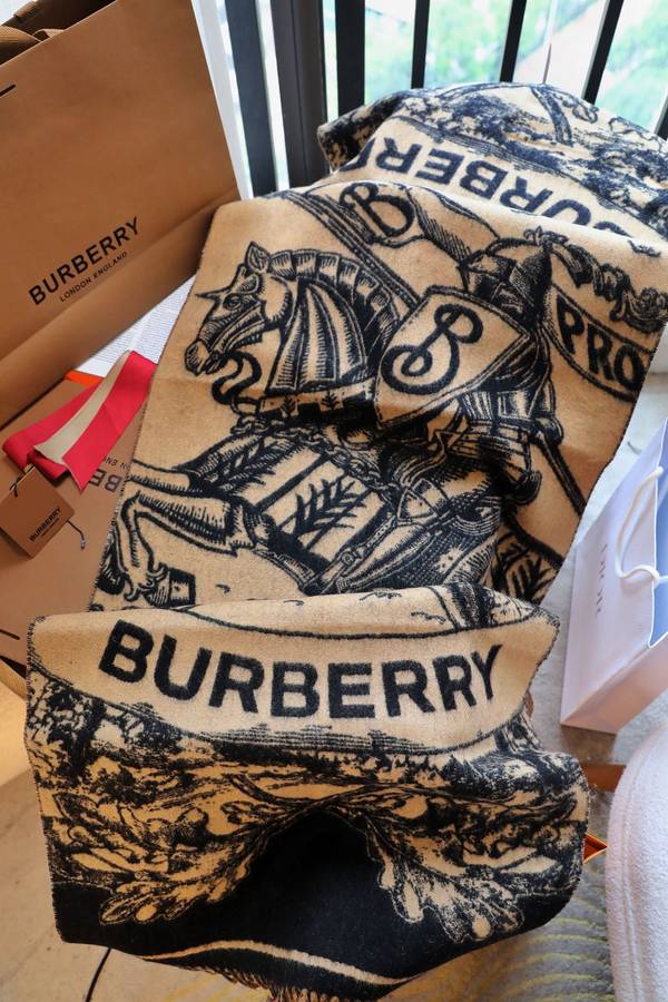 Burberry Scarf BBC00182 Burberry Scarf BBC00182