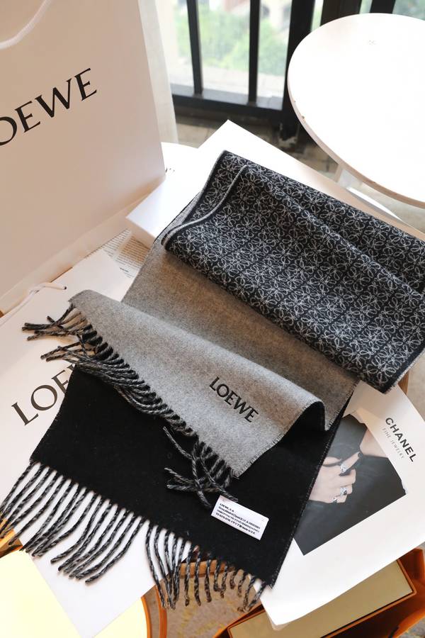 Loewe Scarf LOC00057 Loewe Scarf LOC00057