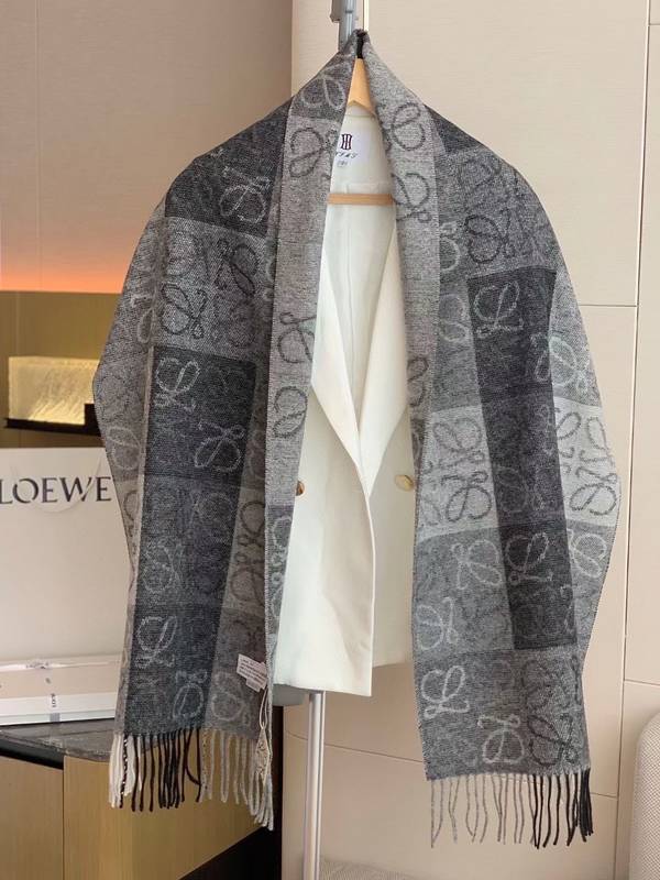 Loewe Scarf LOC00060 Loewe Scarf LOC00060