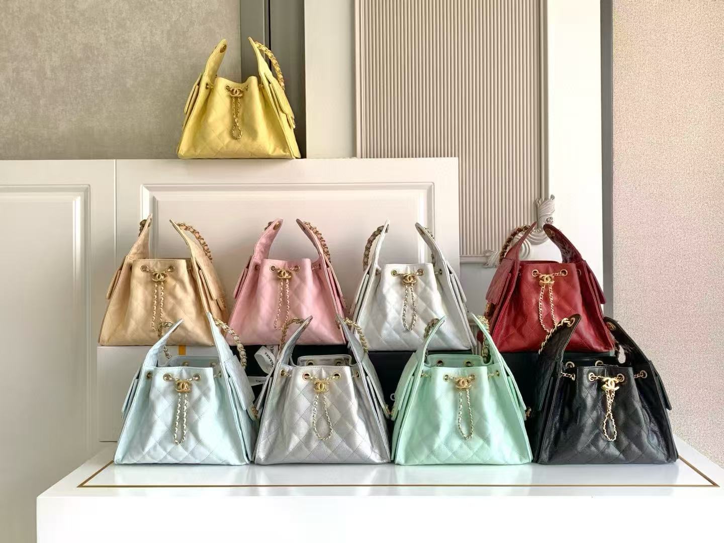 CHANEL 25 SMALL HANDBAG AS5293 Beige