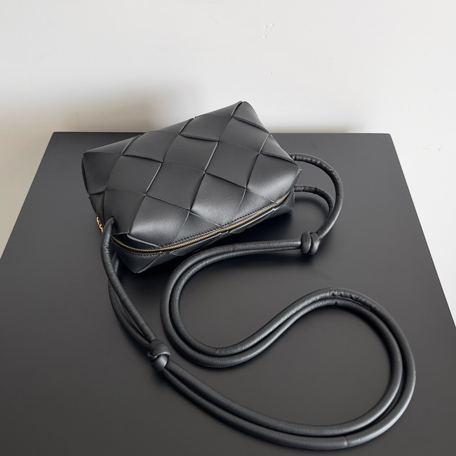 Bottega Veneta Intrecciato Concert Pouch D794258 black
