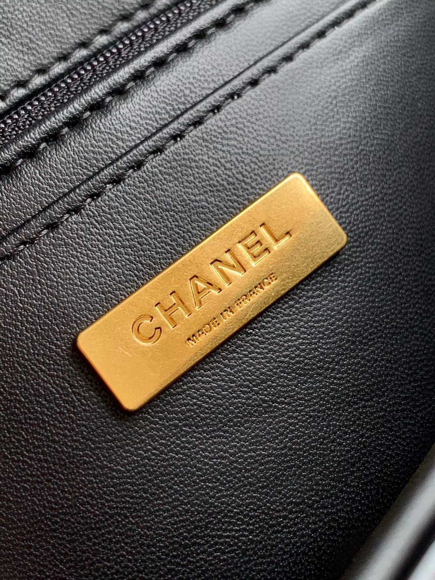 Chanel 25K Original Patent Leather Top Handle Bag A6321 Black